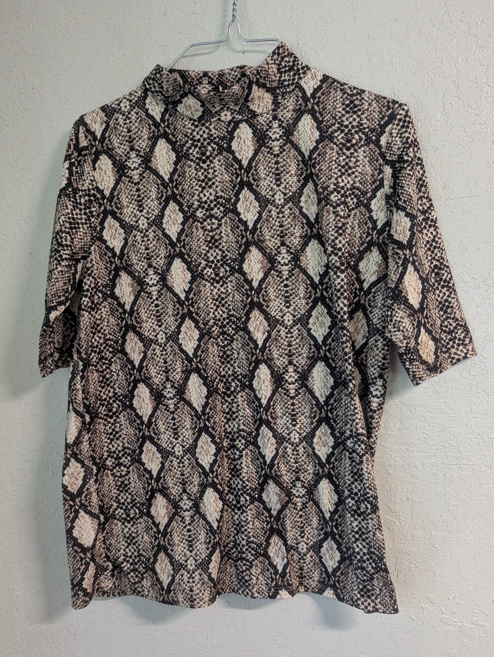 Snake Print Short Sleeve Top M Black Brown Mock Neck Elevated Basic Indie